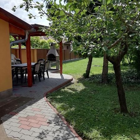 Vila Eoetvoes Nyaralo Siófok Exteriér fotografie