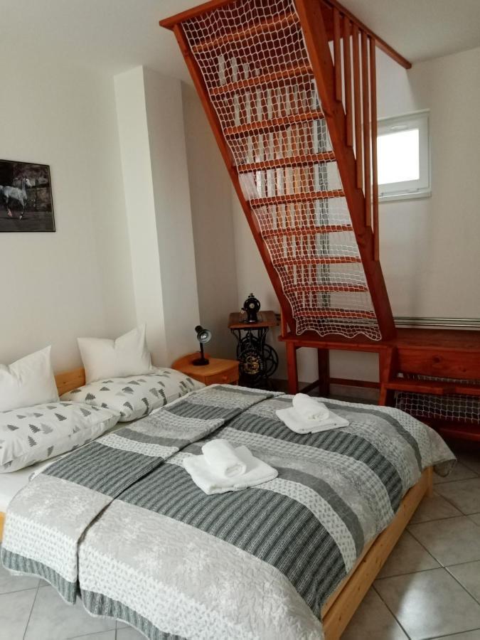 Vila Eoetvoes Nyaralo Siófok Exteriér fotografie