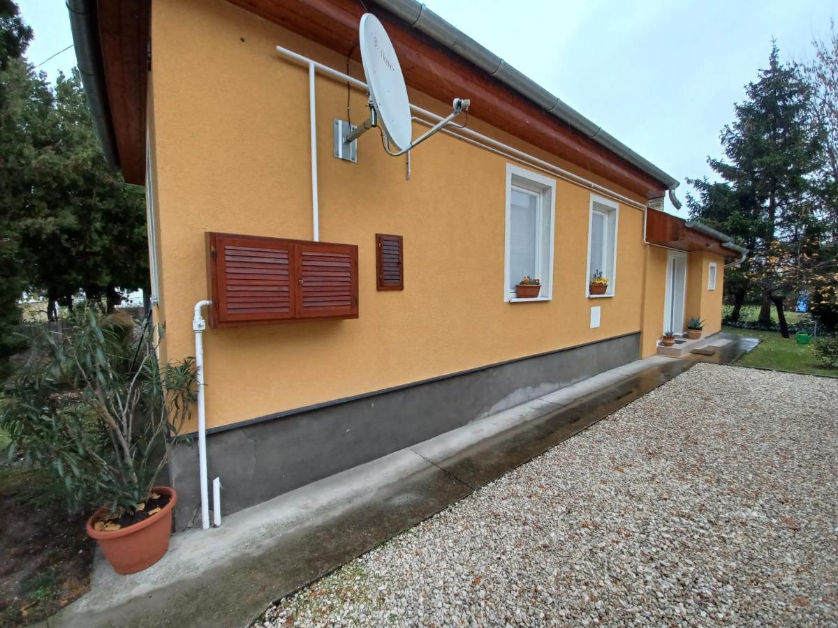Vila Eoetvoes Nyaralo Siófok Exteriér fotografie